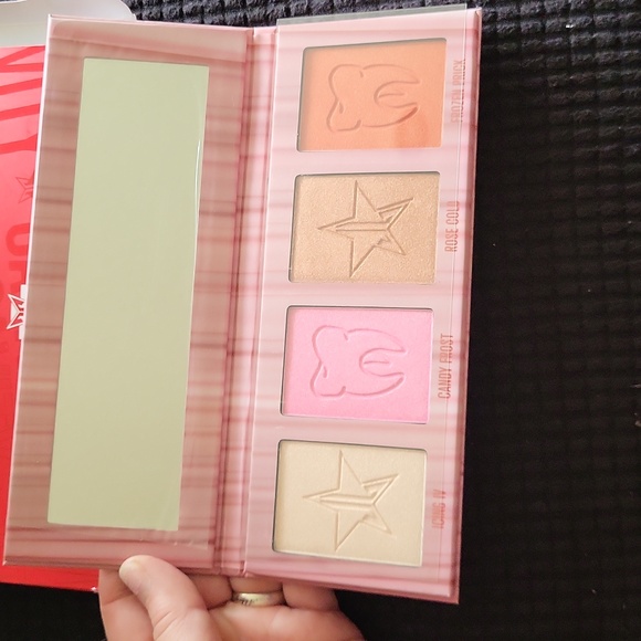 Jeffree Star Cosmetics Cavity Skin Frost Highlighter Pallette - Picture 3 of 5
